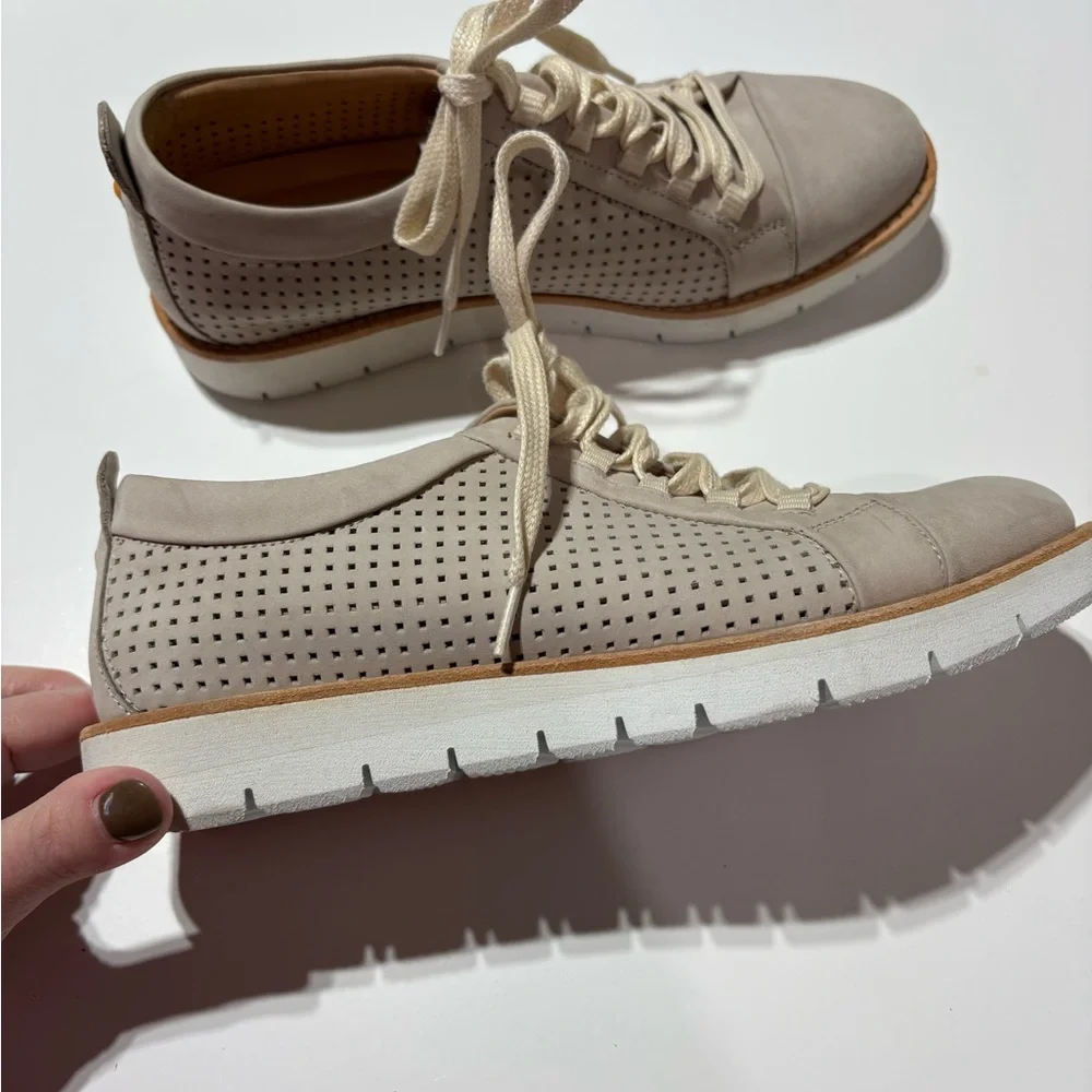 Samuel Hubbard Wanderer Sneaker in light beige Women’s size U.S 6.5/37EU